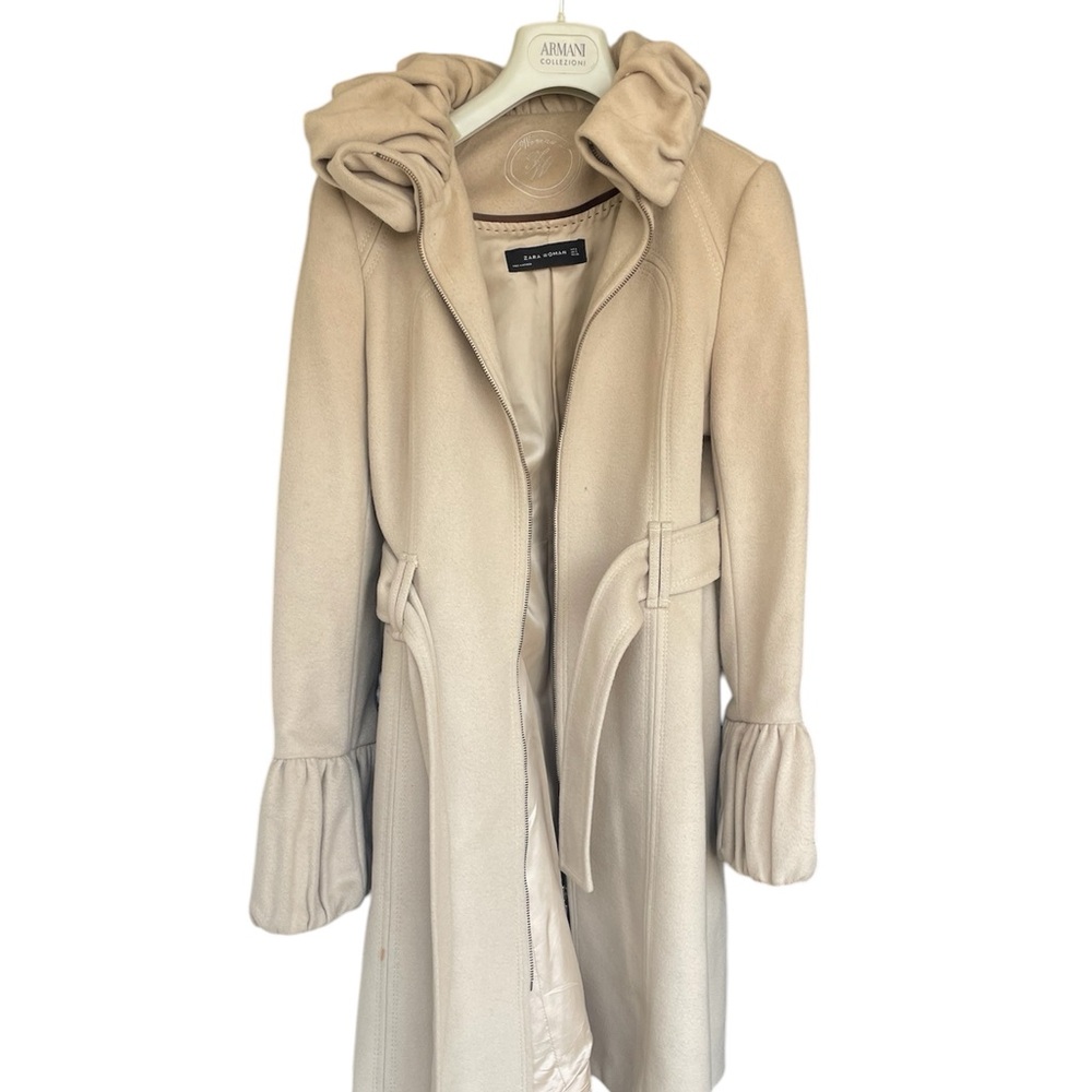 Vintage Zara cream outerwear coat with ruffles. Size S